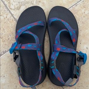 Kids size 6 chacos